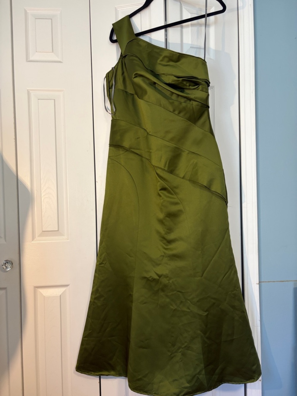 White Vera Wang Olive Green One-Shoulder Satin Evening Dress size 12
